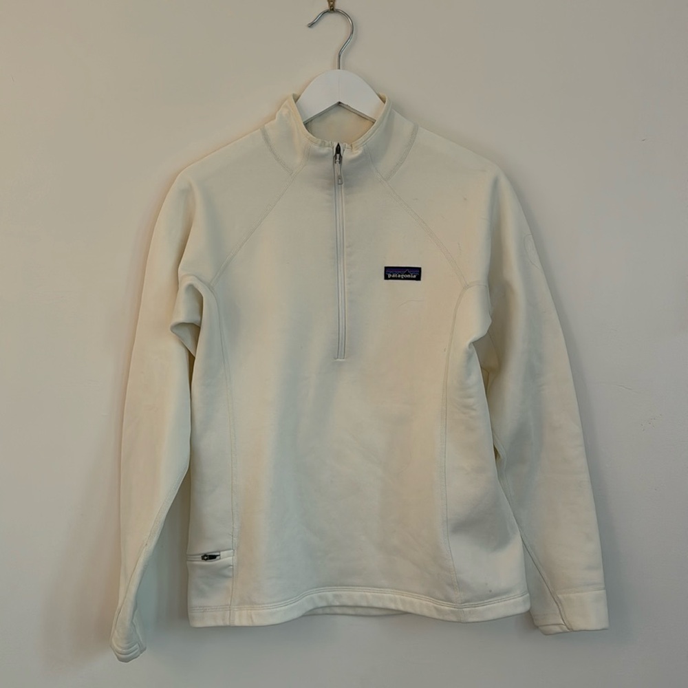 Patagonia White pullover capilene, size S
